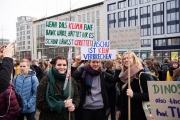 Jugendliche bei #FridaysForFuture