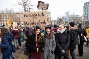 Jugendliche bei #FridaysForFuture