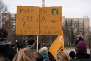 Jugendliche bei #FridaysForFuture