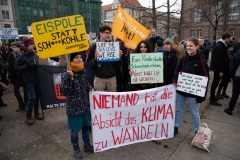 Jugendliche bei #FridaysForFuture